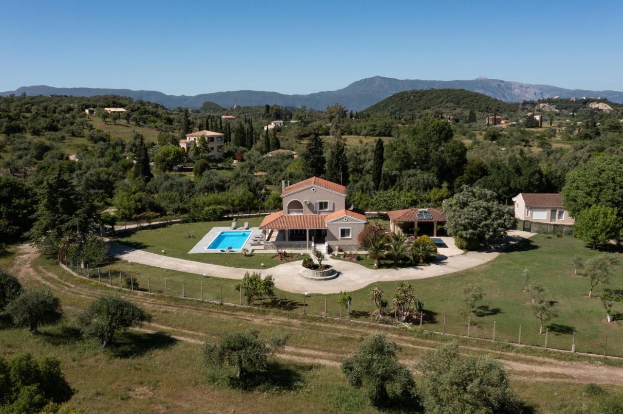 Country Villa Verde - 2Floor Family Home Kouramaditika 외부 사진